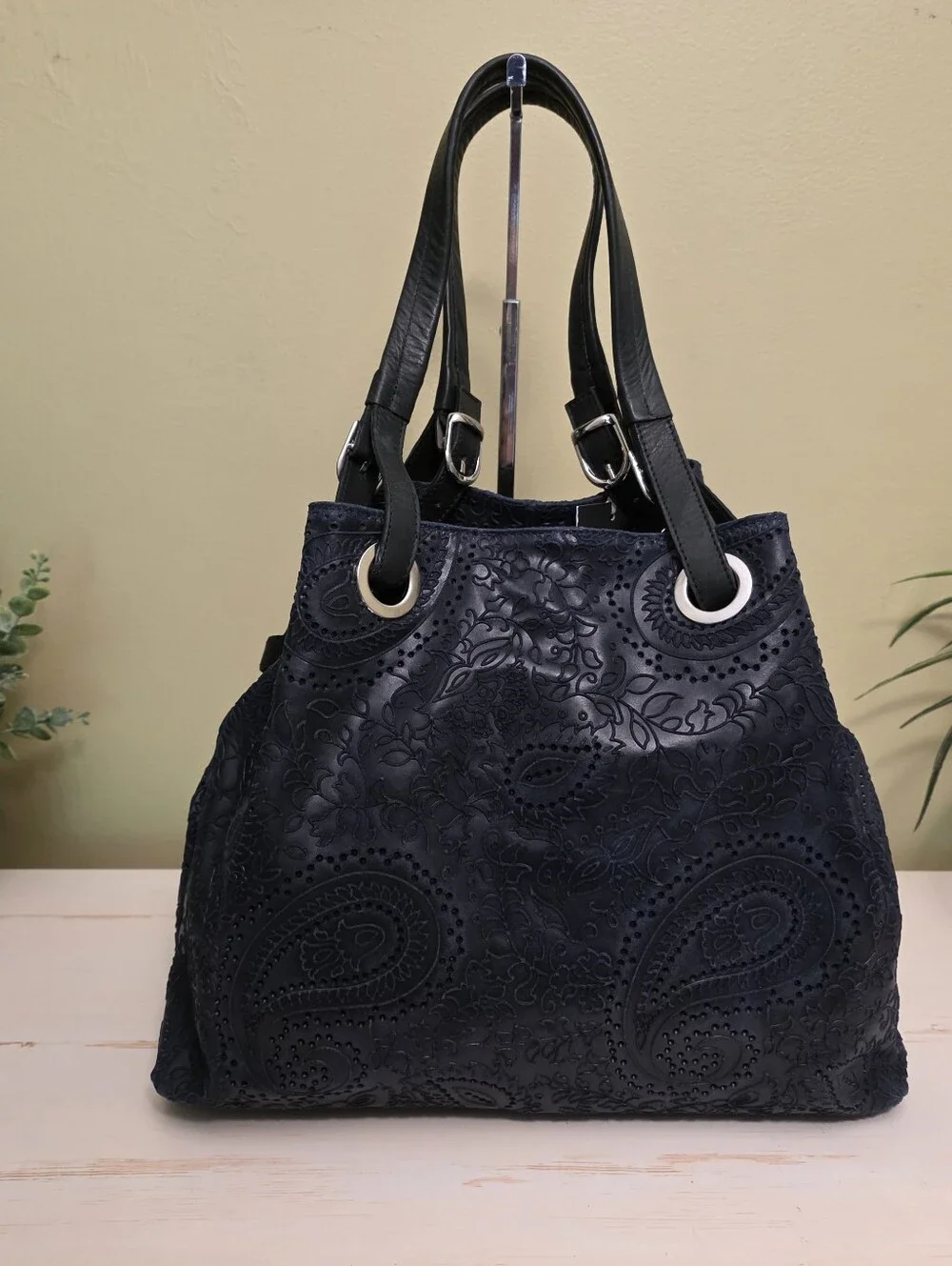 Mia Tomazzi | Navy Blue Laser-cut Hobo Bag